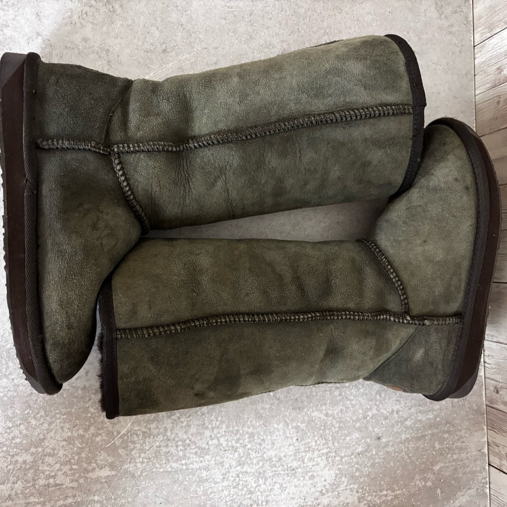 Emu Gray Sheepskin Shearling Calf Boots - Picture 6 of 8
